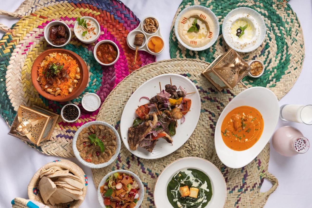 Maani Muscat Hotel & Suites Экстерьер фото