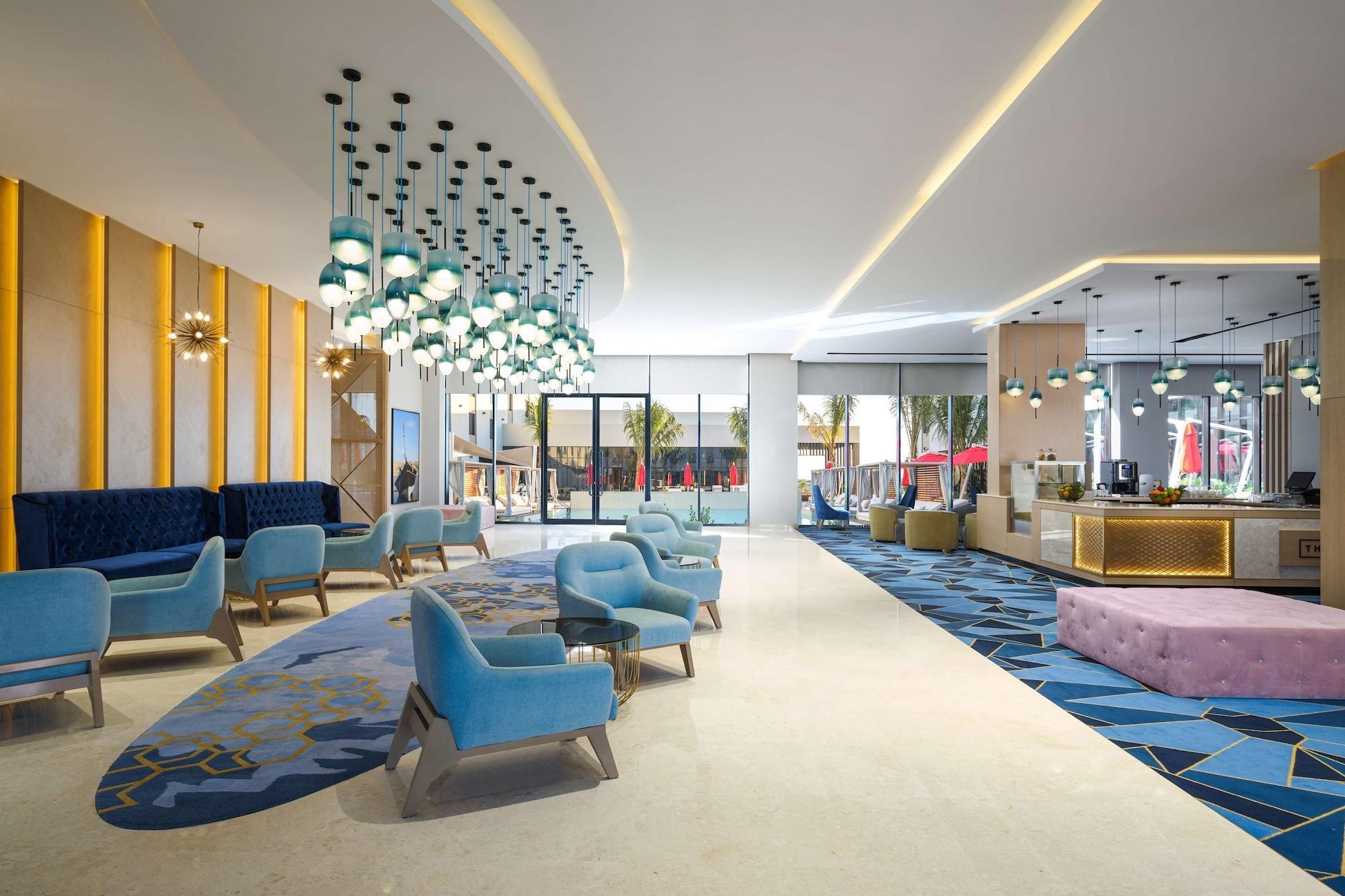Maani Muscat Hotel & Suites Экстерьер фото
