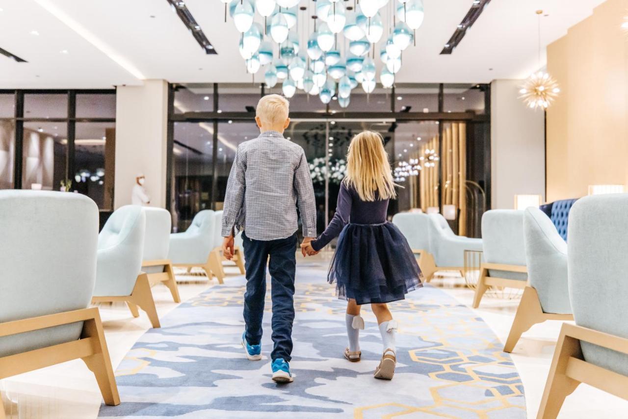 Maani Muscat Hotel & Suites Экстерьер фото