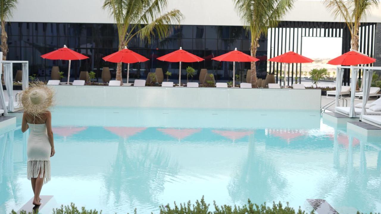 Maani Muscat Hotel & Suites Экстерьер фото