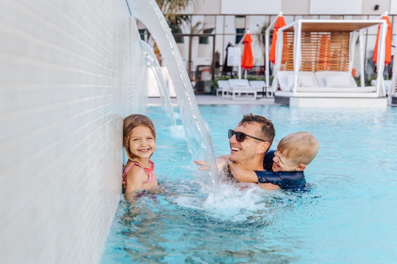 Maani Muscat Hotel & Suites Экстерьер фото