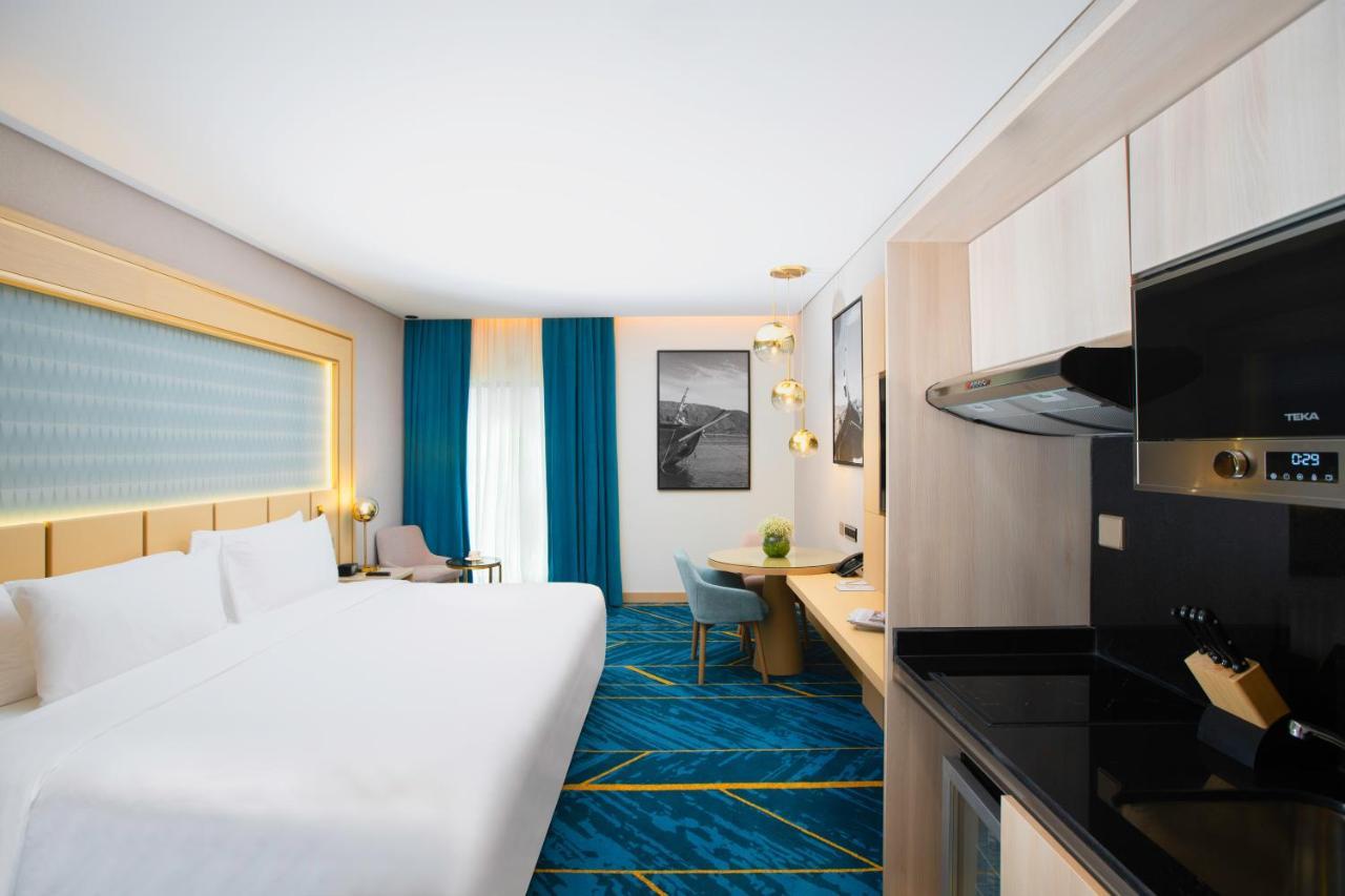 Maani Muscat Hotel & Suites Экстерьер фото