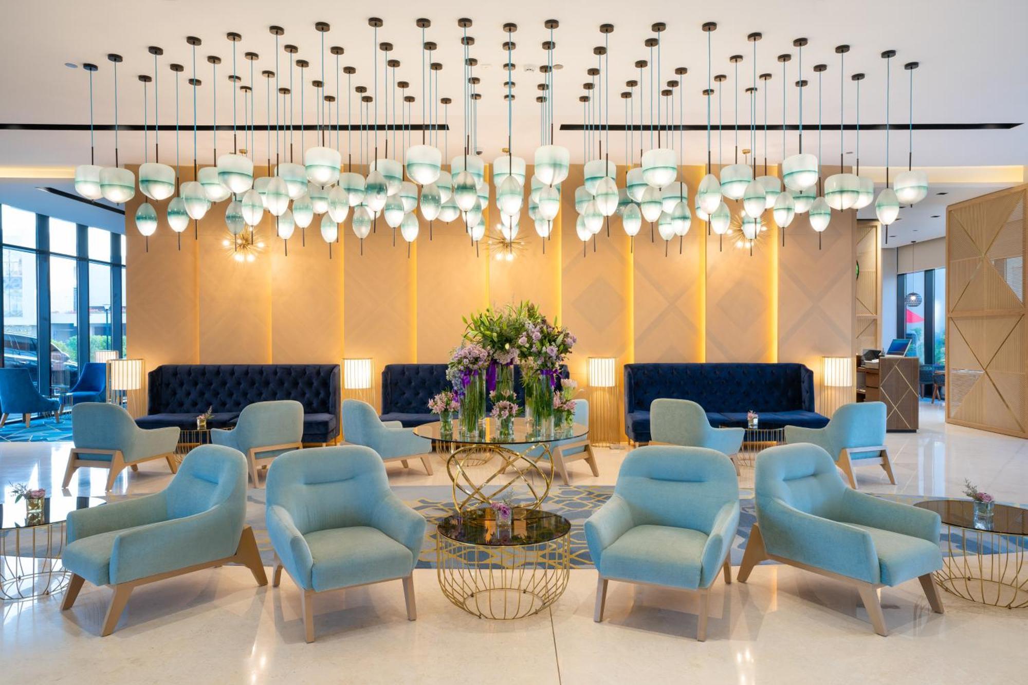 Maani Muscat Hotel & Suites Экстерьер фото