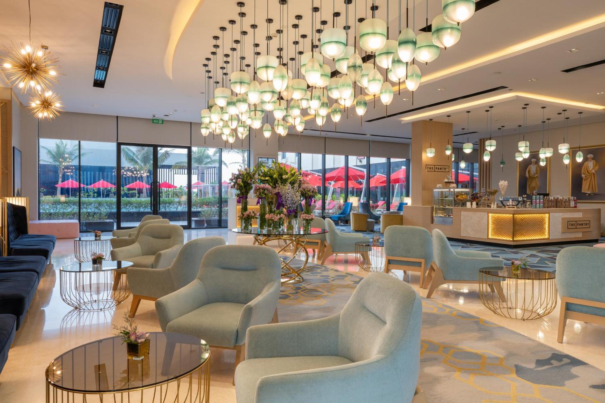 Maani Muscat Hotel & Suites Экстерьер фото